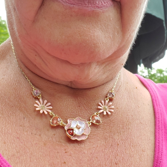 NWT Anne Klein Gold Tone Pink Crystal Set - Picture 5 of 7